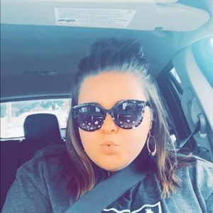 Meet your Posher, Madison